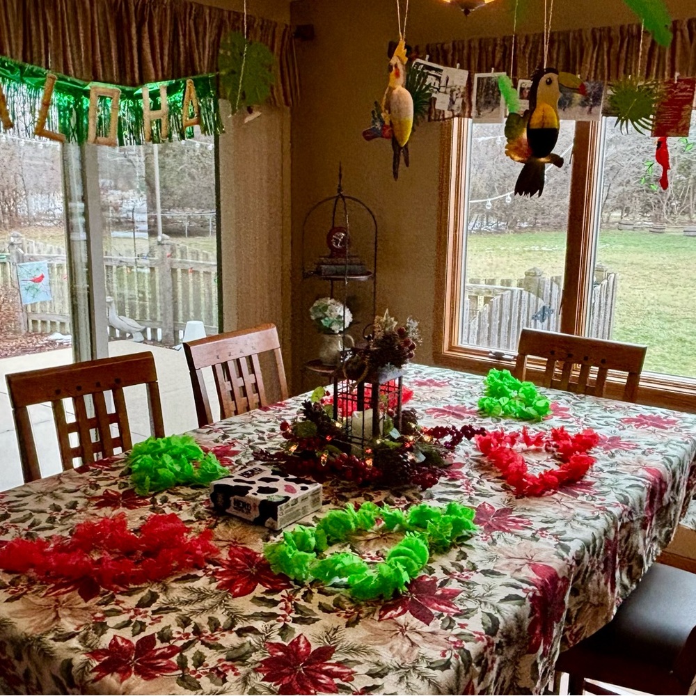 LUAU / HAWAIIAN / MELE KALIKIMAKA PARTY DECORATION SET!